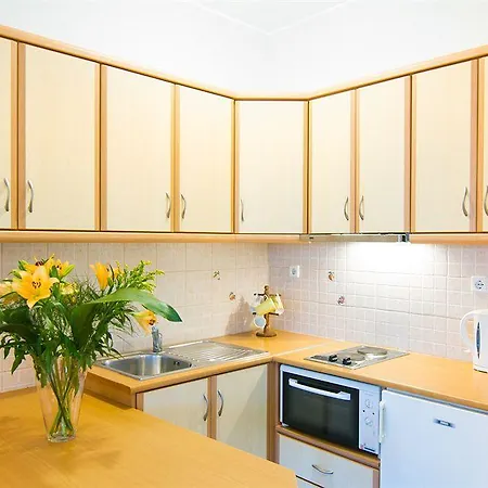 Athina Hotel 4*